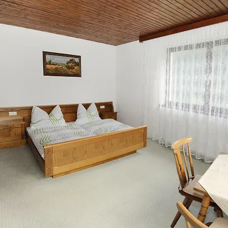 Bed and breakfast Haus Karin 3*