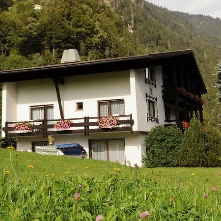 Bed & Breakfast Haus Karin 3*